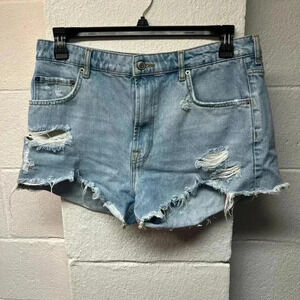 Zara Cut Off Jean Shorts. Distressed. Light washed